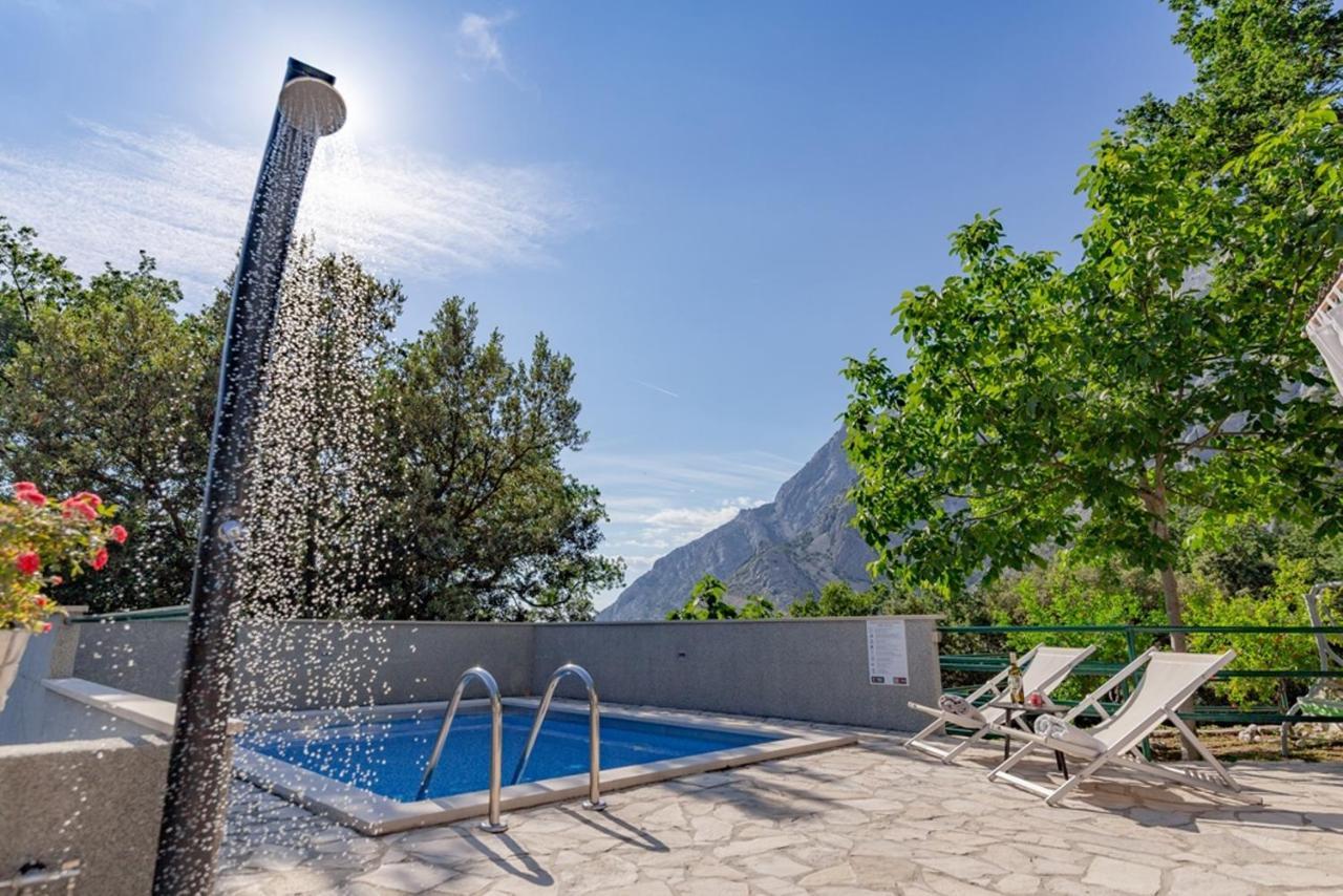 Stone House Nikolina With Heated Pool Villa Bast Exterior photo